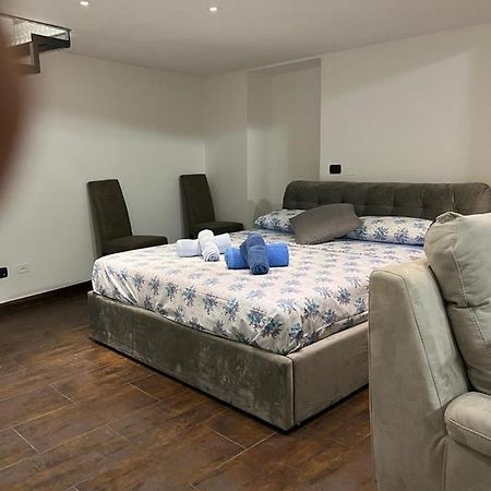 Apartamento La Rosa Di Roma Colosseo Exterior foto