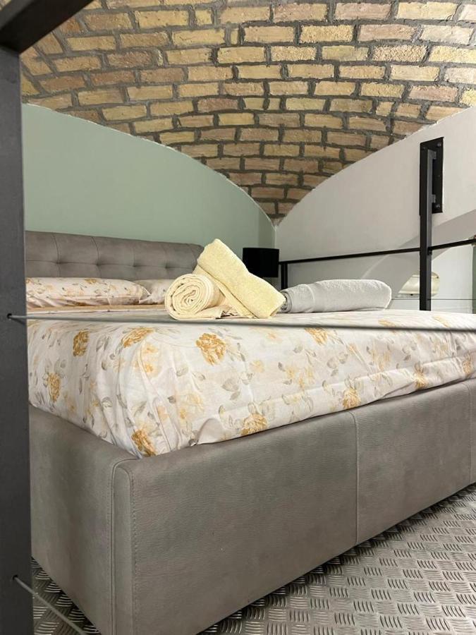 Apartamento La Rosa Di Roma Colosseo Exterior foto
