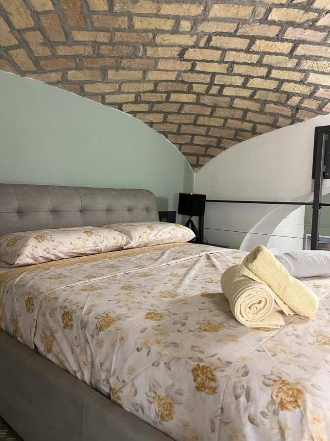 Apartamento La Rosa Di Roma Colosseo Exterior foto