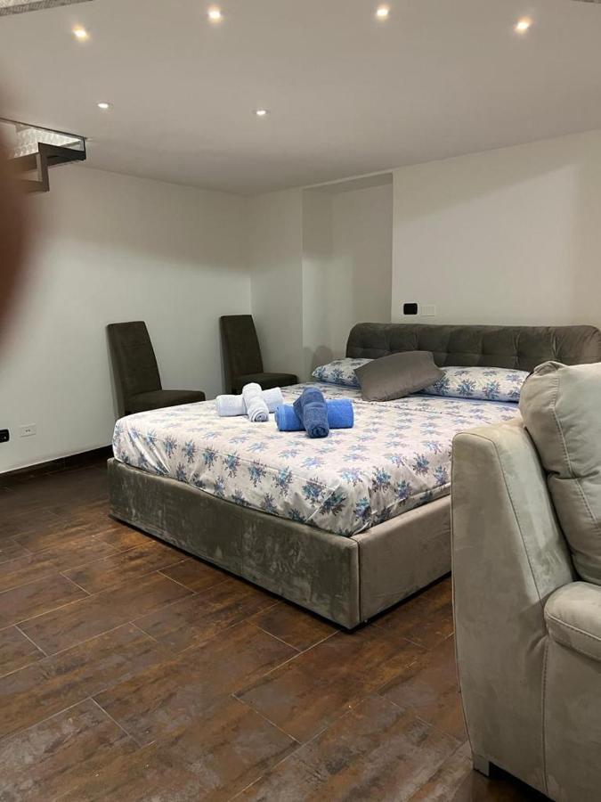 Apartamento La Rosa Di Roma Colosseo Exterior foto
